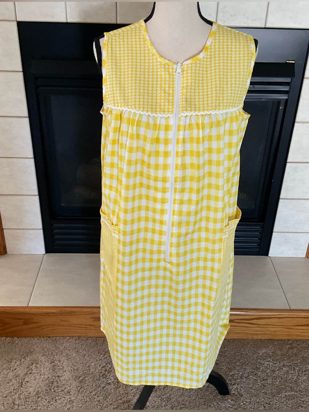 NWOT Easy Essentials Vintage Gingham Plaid Duster House Dress Zip Front, Sz M